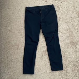 BRAND NEW H&M Skinny Jeans size 32